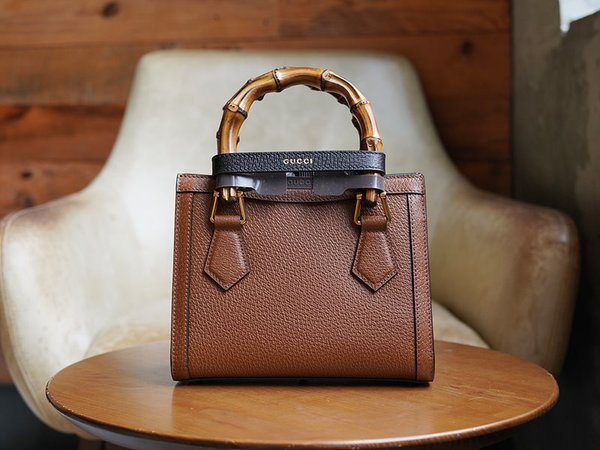 구찌 다이애나 미니 토트백 [매장가 450만원대]