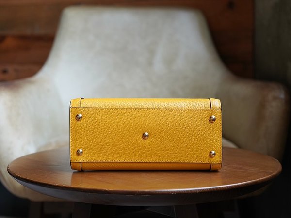 구찌 다이애나 미니 토트백 [매장가 450만원대]