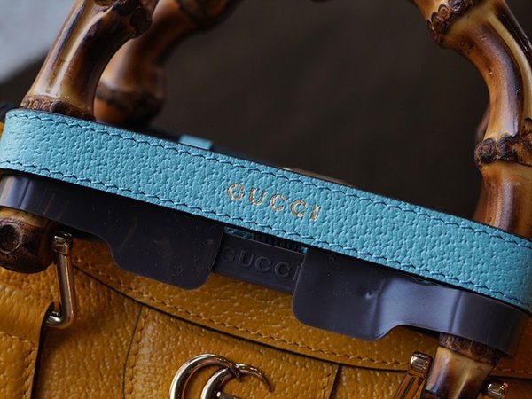 구찌 다이애나 미니 토트백 [매장가 450만원대]