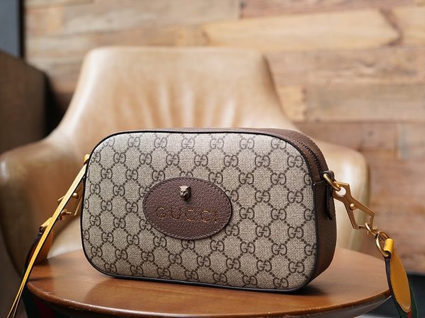 구찌 네오 빈티지 GG 수프림 메신저백 [매장가 209만원대]