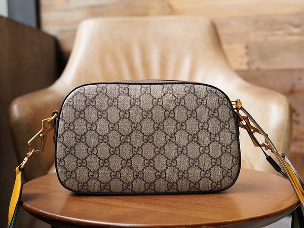 구찌 네오 빈티지 GG 수프림 메신저백 [매장가 209만원대]