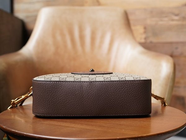 구찌 네오 빈티지 GG 수프림 메신저백 [매장가 209만원대]