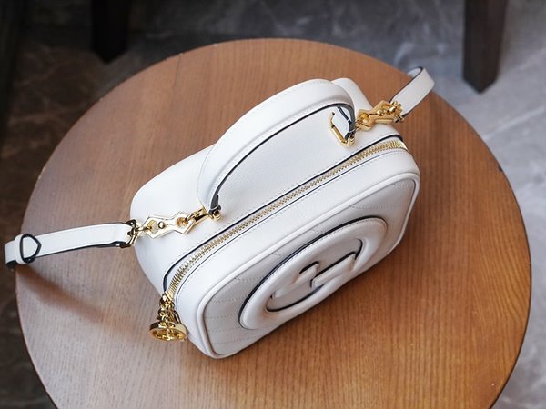 구찌 블론디 탑 핸들백 [매장가 310만원대]