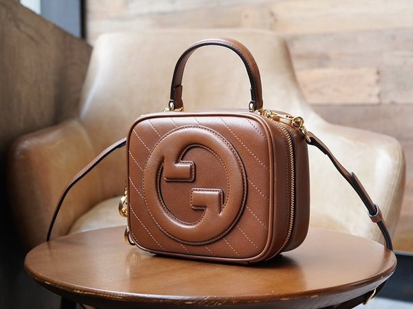 구찌 블론디 탑 핸들백 [매장가 310만원대]