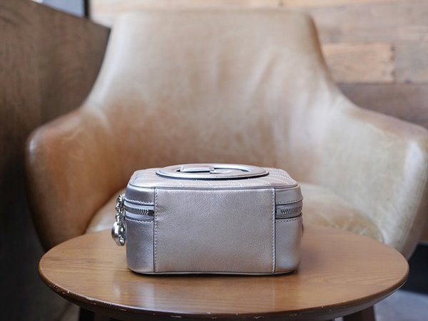 구찌 블론디 탑 핸들백 [매장가 310만원대]