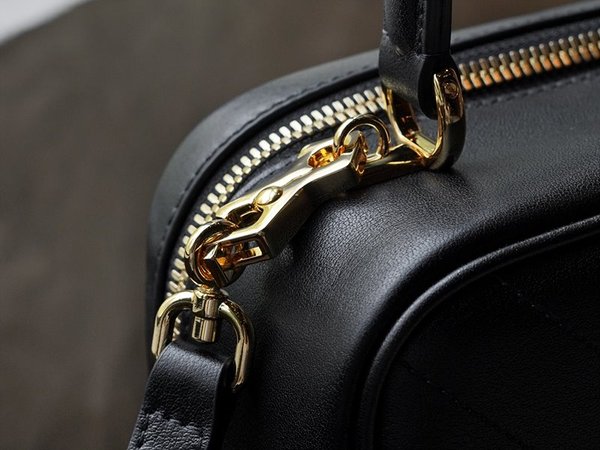 구찌 블론디 탑 핸들백 [매장가 310만원대]