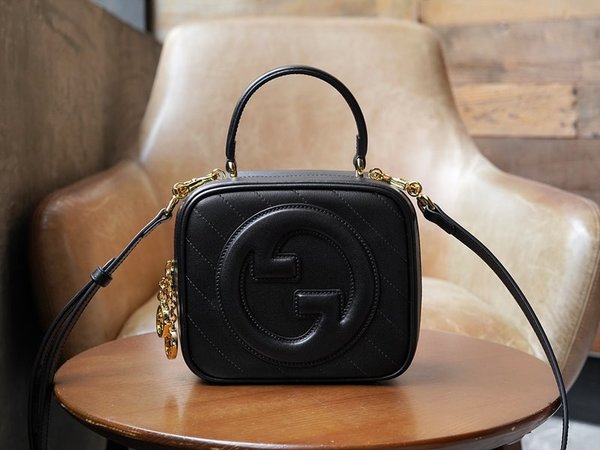 구찌 블론디 탑 핸들백 [매장가 310만원대]