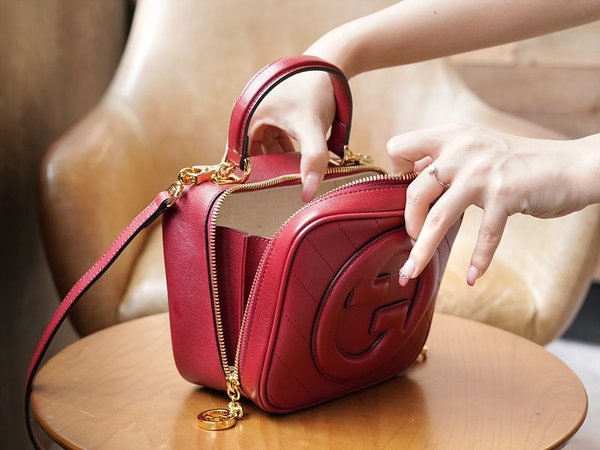 구찌 블론디 탑 핸들백 [매장가 310만원대]