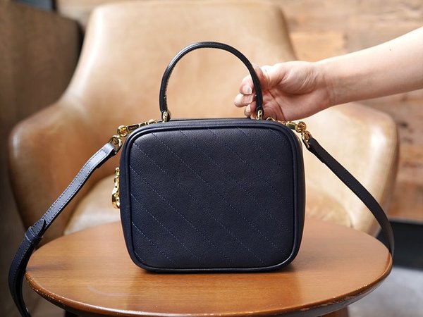 구찌 블론디 탑 핸들백 [매장가 310만원대]