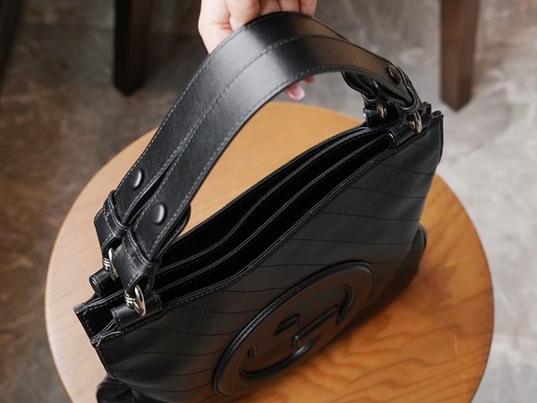 구찌 블론디 스몰 토트백 [매장가 480만원대]