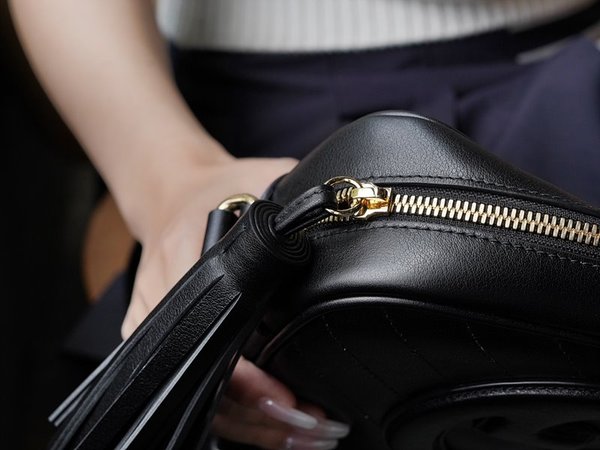 구찌 블론디 스몰 숄더백 [매장가 232만원대]