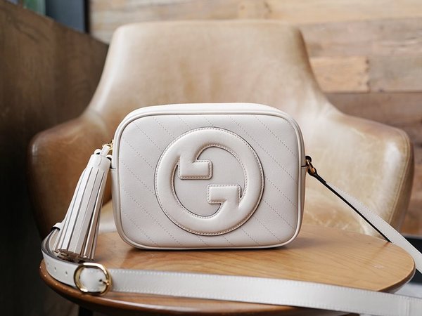 구찌 블론디 스몰 숄더백 [매장가 232만원대]