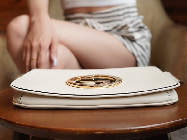 구찌 블론디 숄더백 [매장가 420만원대]