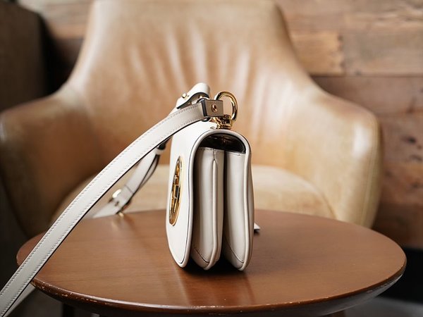 구찌 블론디 미니백 [매장가 360만원대]