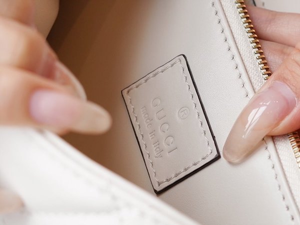 구찌 데코 스몰 숄더백 [매장가 440만원대]