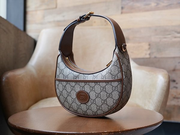 구찌 GG 하프문 쉐입 미니백 [매장가 171만원대]