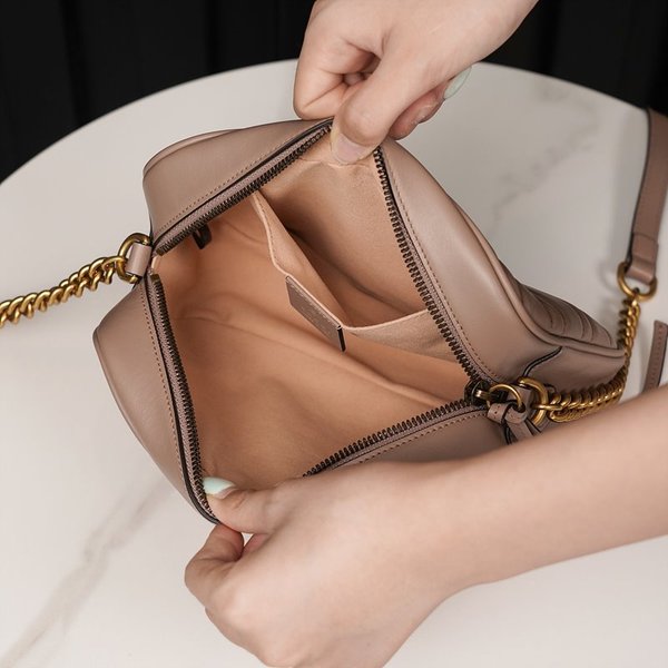 구찌 GG 마몽 스몰 마틀라세 숄더백 [매장가 243만원대]