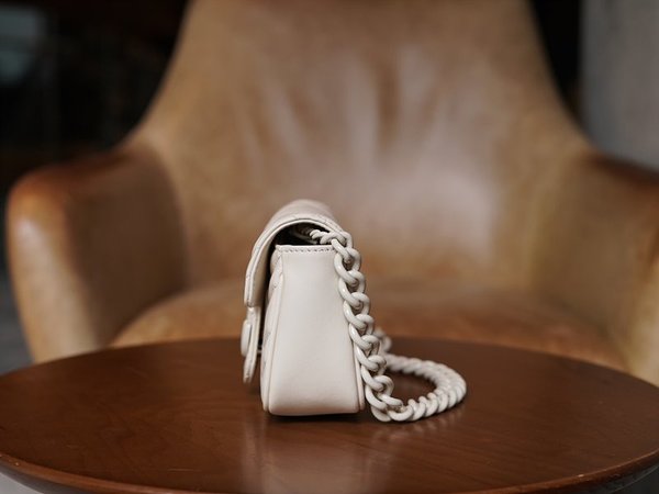 구찌 GG 마몽 벨트백 [매장가 233만원대]