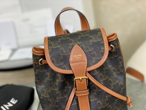 셀린느 미니 풀코 백팩 트리옹프 캔버스 & 카프스킨 탠 [매장가 270만원대]