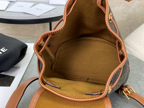 셀린느 미니 풀코 백팩 트리옹프 캔버스 & 카프스킨 탠 [매장가 270만원대]