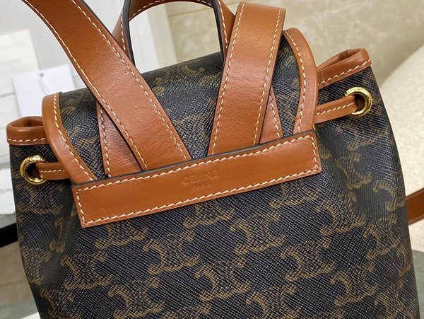 셀린느 미니 풀코 백팩 트리옹프 캔버스 & 카프스킨 탠 [매장가 270만원대]