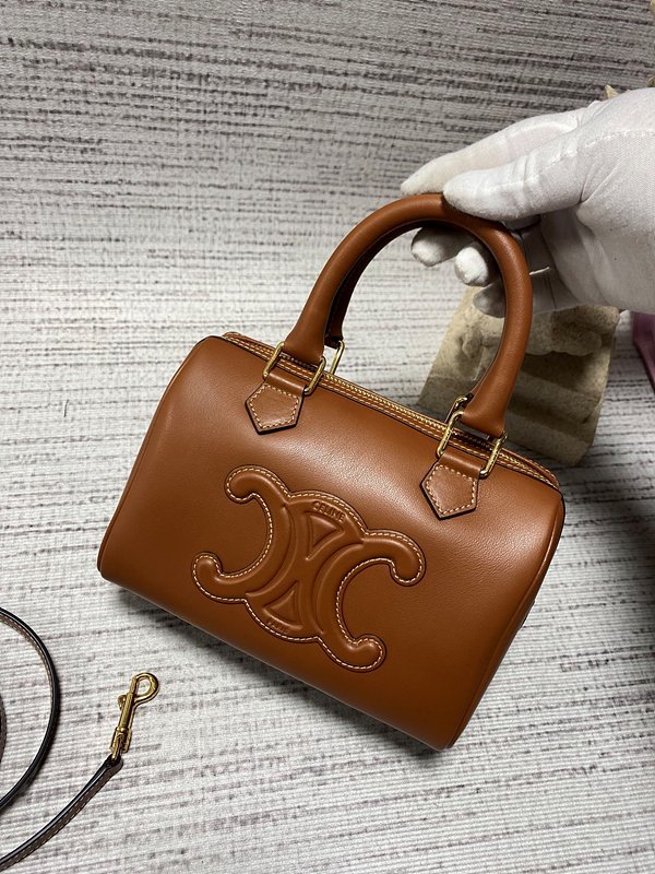 셀린느 스몰 보스턴백 부드러운 카프스킨 탠 [매장가 300만원대]