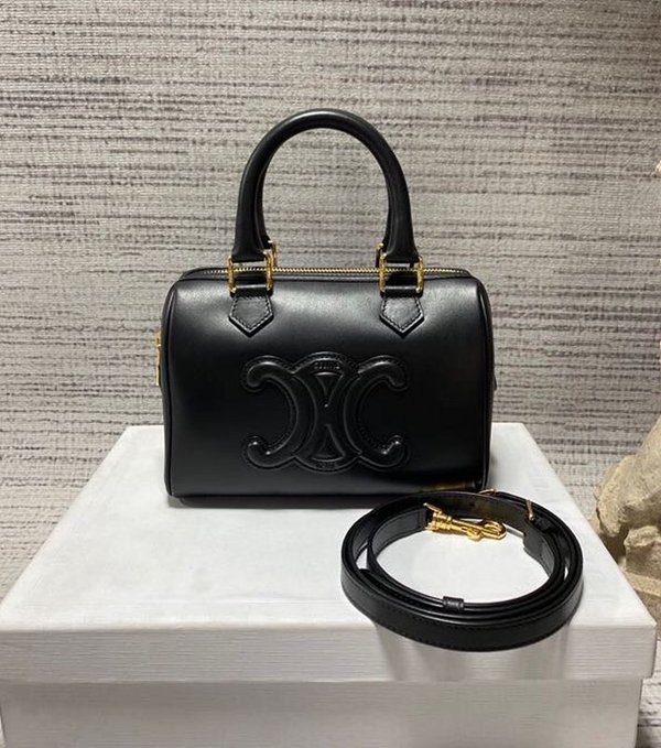 셀린느 스몰 보스턴백 부드러운 카프스킨 블랙 [매장가 300만원대]