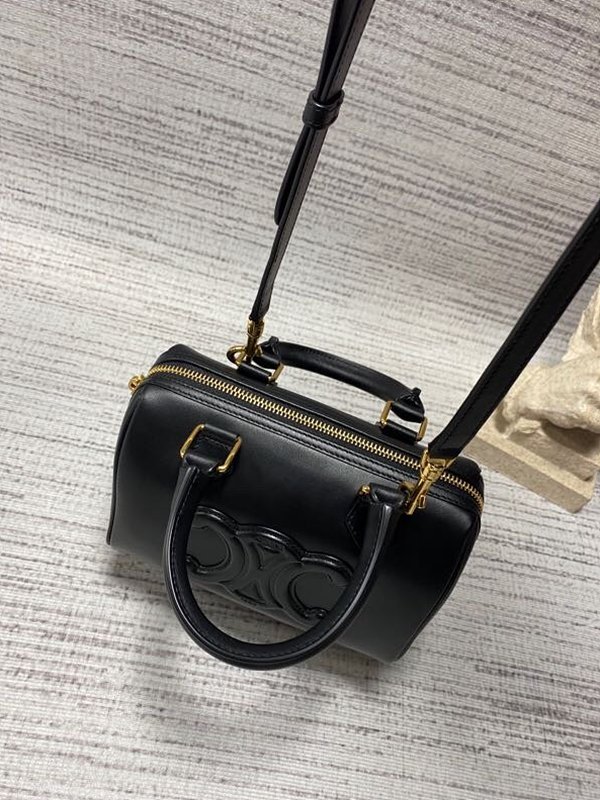 셀린느 스몰 보스턴백 부드러운 카프스킨 블랙 [매장가 300만원대]