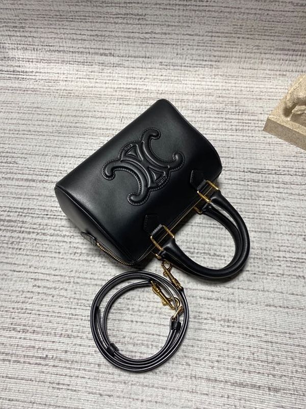 셀린느 스몰 보스턴백 부드러운 카프스킨 블랙 [매장가 300만원대]