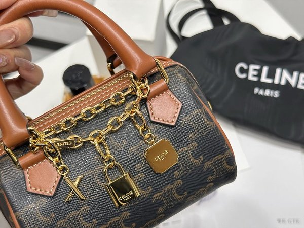 셀린느 미니 보스턴백 트리옹프 캔버스 & 카프스킨 탠 [매장가 200만원대]