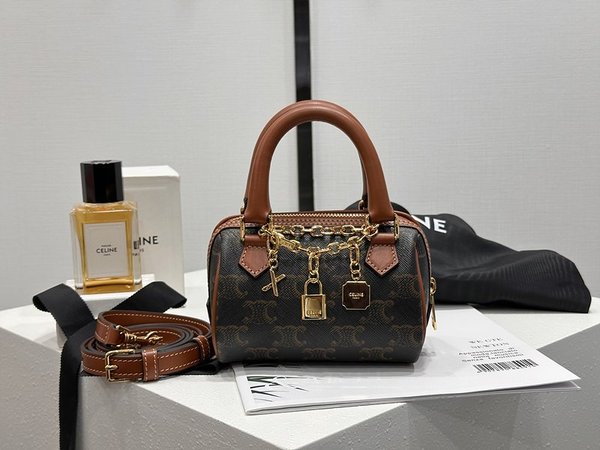 셀린느 미니 보스턴백 트리옹프 캔버스 & 카프스킨 탠 [매장가 200만원대]