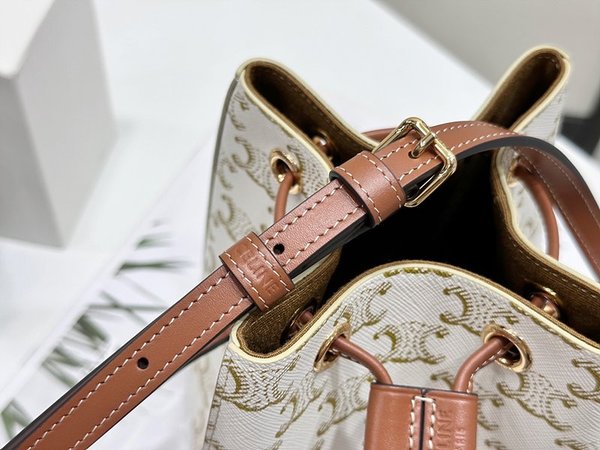 셀린느 마이크로 세일러 숄더백 트리오페 캔버스 & 카프스킨 화이트  [매장가 200만원대]