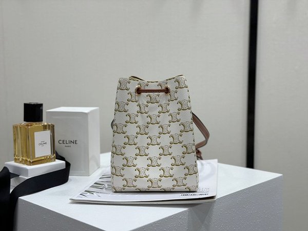 셀린느 마이크로 세일러 숄더백 트리오페 캔버스 & 카프스킨 화이트  [매장가 200만원대]