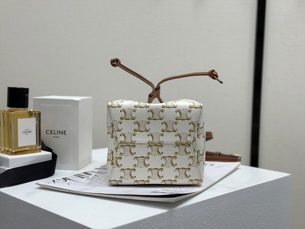 셀린느 마이크로 세일러 숄더백 트리오페 캔버스 & 카프스킨 화이트  [매장가 200만원대]