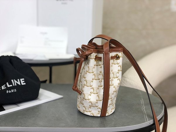 셀린느 트리오페 스몰 버킷백 트리오페 캔버스 & 카프스킨 화이트 [매장가 130만원대]