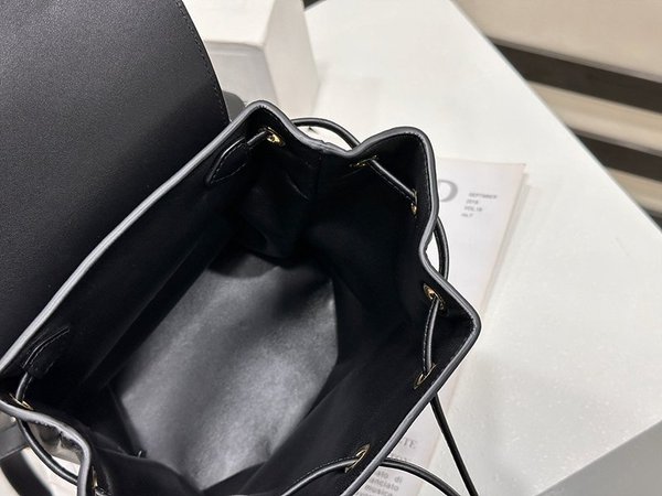 셀린느 보니 백팩 부드러운 카프스킨 블랙 [매장가 420만원대]