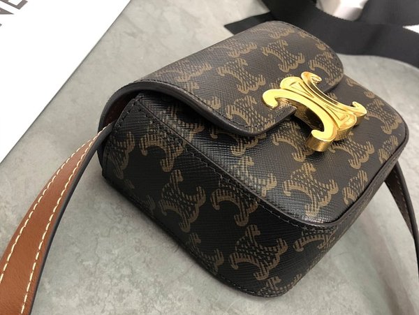 셀린느 미니 클로드 트리옹프 캔버스 & 카프스킨 탠 [매장가 185만원대]