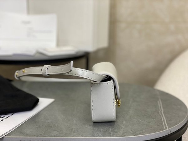 셀린느 미니 클로드 샤이니 카프스킨 화이트 [매장가 185만원대]