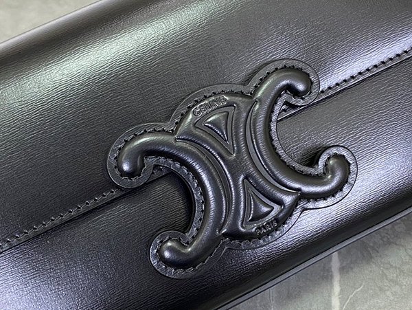 셀린느 퀴르 트리오페 골드체인 숄더백 샤이니 카프스킨 [매장가 425만원대]