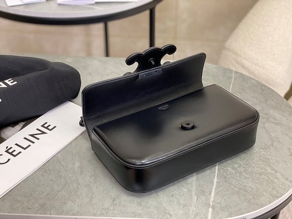 셀린느 퀴르 트리오페 골드체인 숄더백 샤이니 카프스킨 [매장가 425만원대]