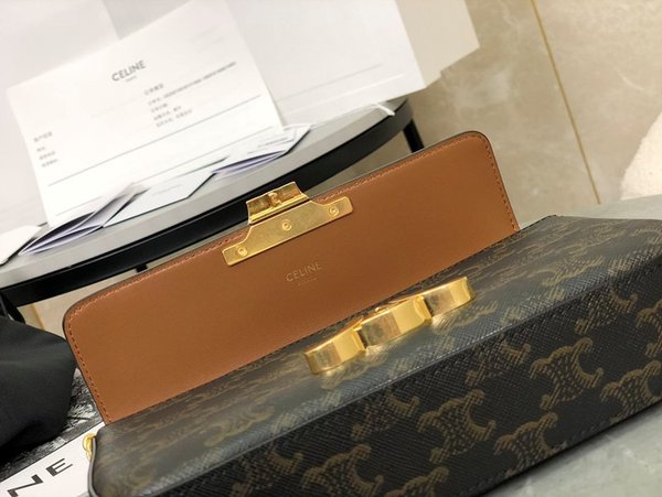 셀린느 클로드 체인 숄더백 트리옹프 캔버스 & 카프스킨 탠 [매장가 425만원대]