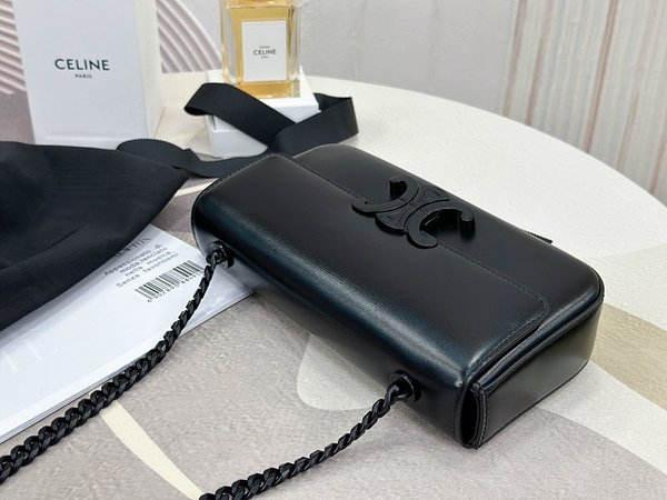 셀린느 클로드 체인 숄더백 샤이니 카프스킨 블랙 [매장가 425만원대]