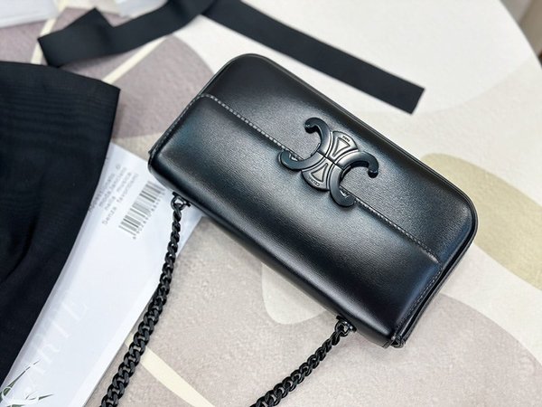 셀린느 클로드 체인 숄더백 샤이니 카프스킨 블랙 [매장가 425만원대]