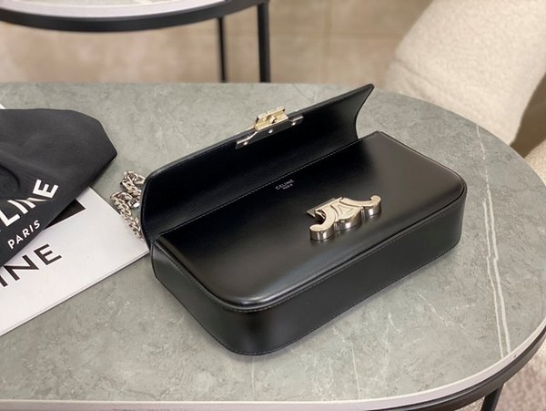 셀린느 클로드 체인 숄더백 샤이니 카프스킨 블랙 [매장가 425만원대]