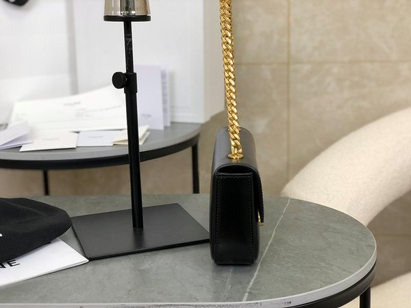 셀린느 클로드 체인 숄더백 샤이니 카프스킨 블랙 [매장가 425만원대]