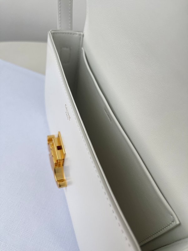 셀린느 클로드 숄더백 샤이니 카프스킨 화이트 [매장가 405만원대]