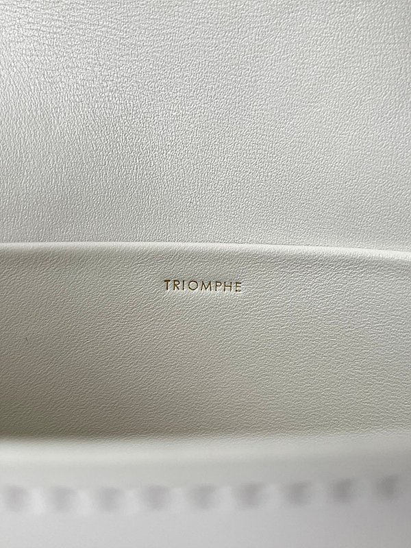 셀린느 클로드 숄더백 샤이니 카프스킨 화이트 [매장가 405만원대]