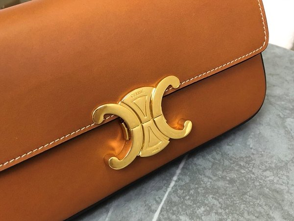 셀린느 클로드 숄더백 내추럴 카프스킨 탠 [매장가 405만원대]