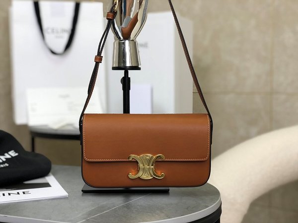 셀린느 클로드 숄더백 내추럴 카프스킨 탠 [매장가 405만원대]