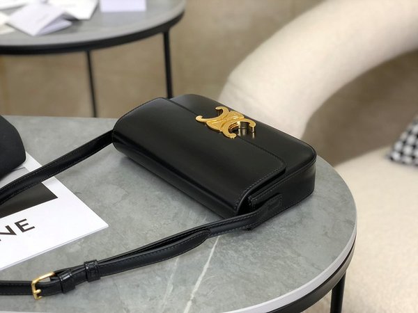 셀린느 클로드 숄더백 샤이니 카프스킨 블랙 [매장가 405만원대]